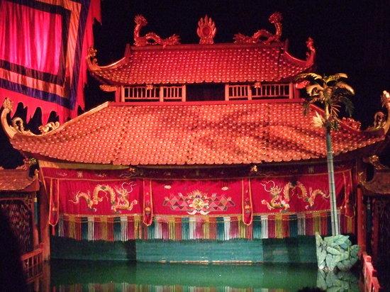 Teatro delle marionette sull'acqua di Thang Long